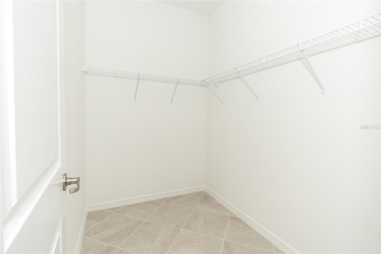 BISCAYNE LNDG NORTH - Residential Lease
