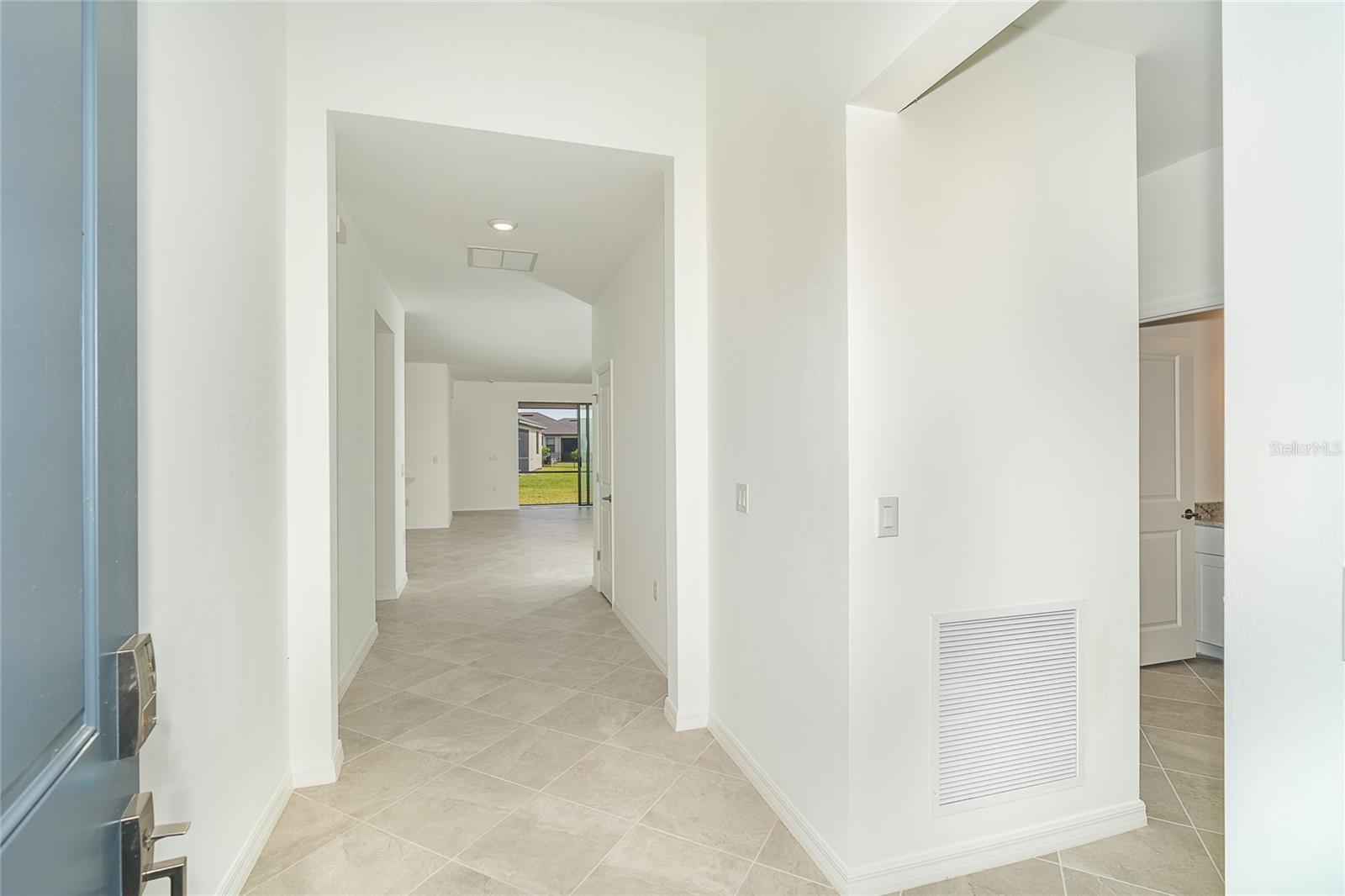 BISCAYNE LNDG NORTH - Residential Lease