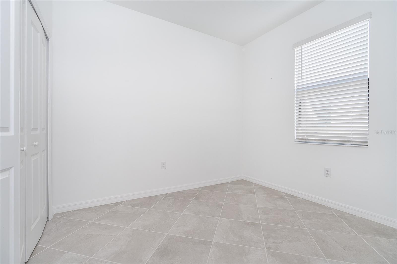 BISCAYNE LNDG NORTH - Residential Lease