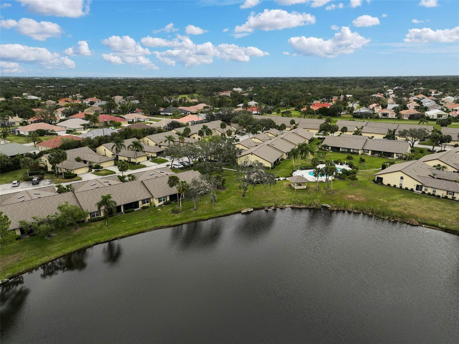 WOODLAKE VILLAS AT PALM-AIRE X - Residential