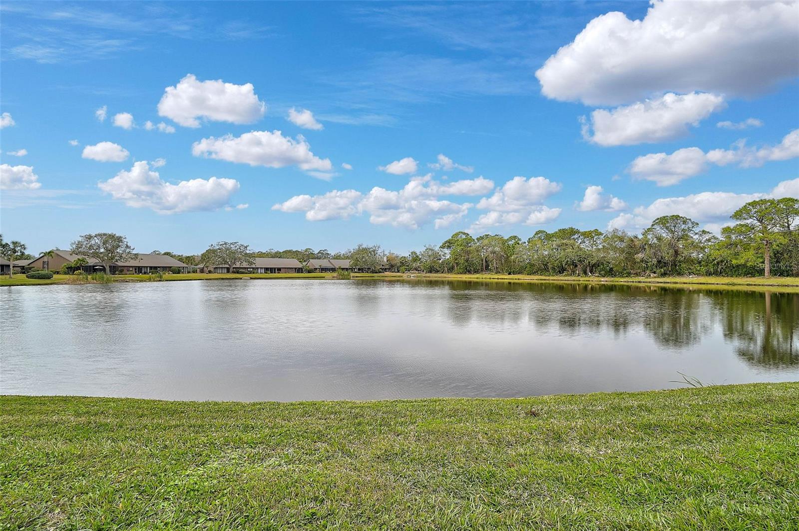 WOODLAKE VILLAS AT PALM-AIRE X - Residential