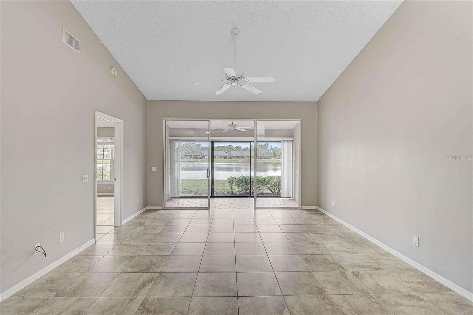 WOODLAKE VILLAS AT PALM-AIRE X - Residential