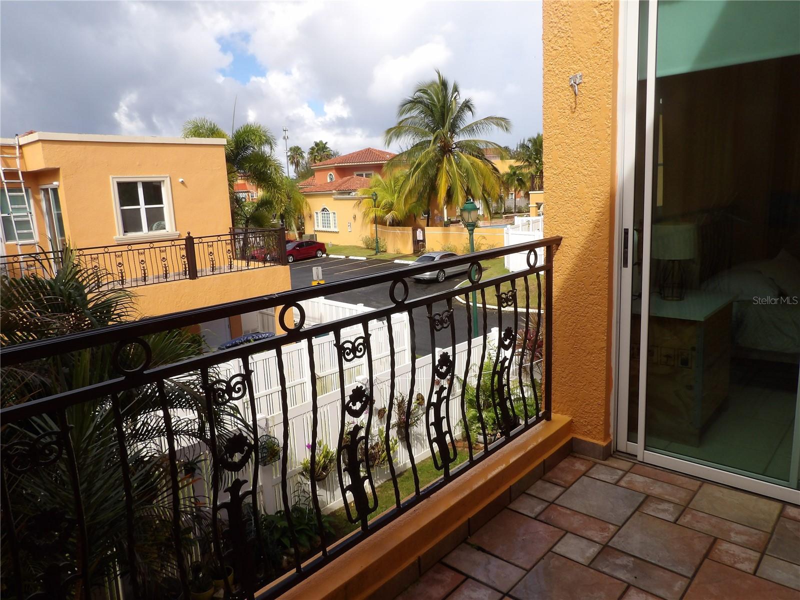 BRIGHTON COUNTRY CLUB - Residential