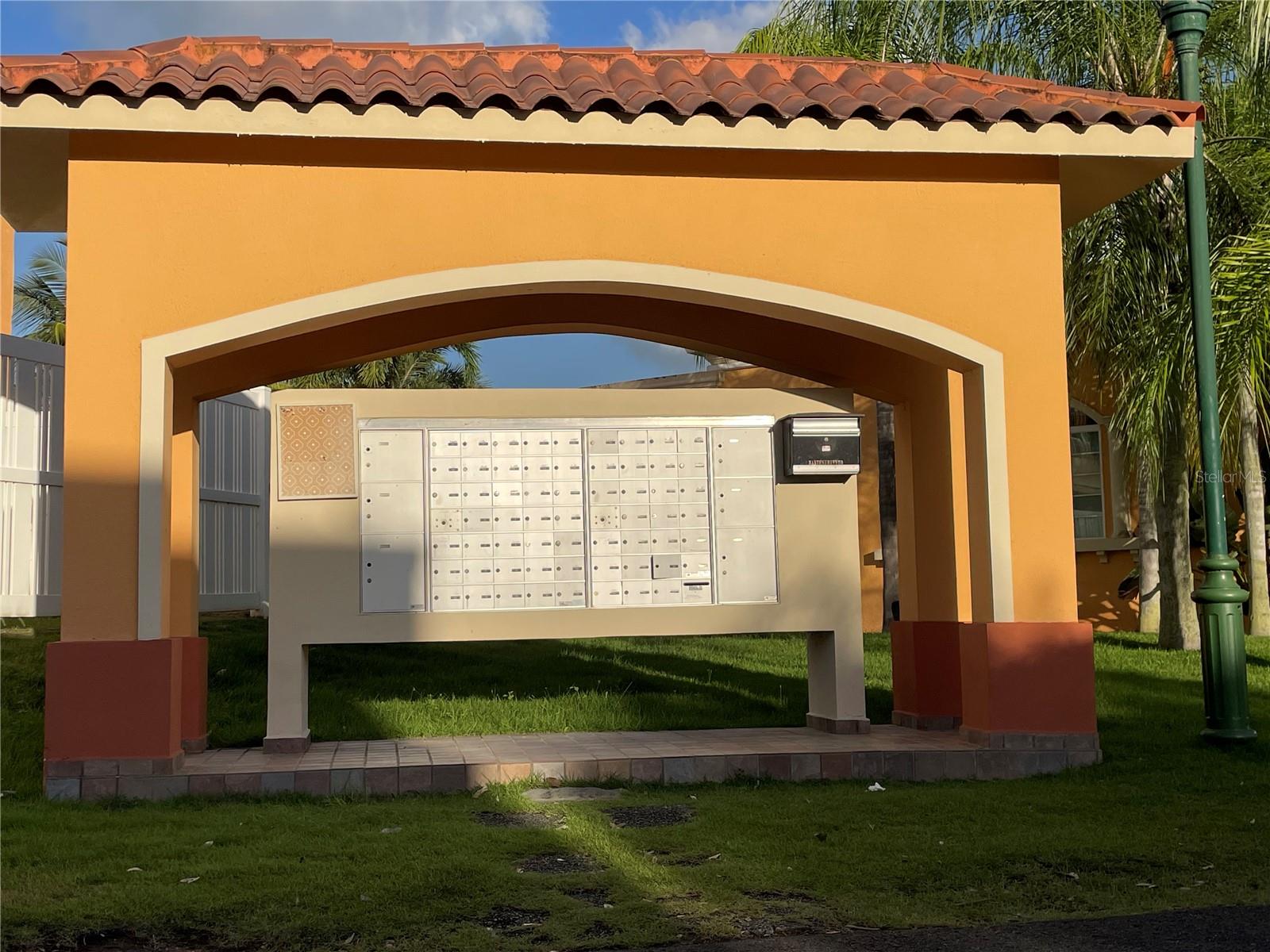 BRIGHTON COUNTRY CLUB - Residential