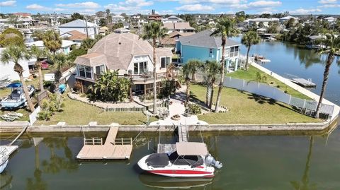 Photo of 4446 Bahama Drive, Hernando Beach, FL 34607 (MLS # OM696842) Photo of 4446 Bahama Drive, Hernando Beach, FL 34607 (MLS # OM696842)