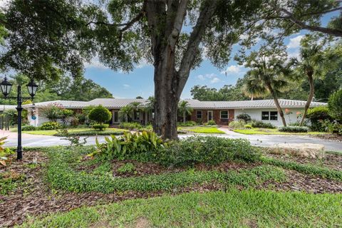 A home in EUSTIS