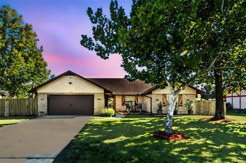 Photo of 1713 Peach Tree Boulevard, Saint Cloud, FL 34769 (MLS # O6353054)