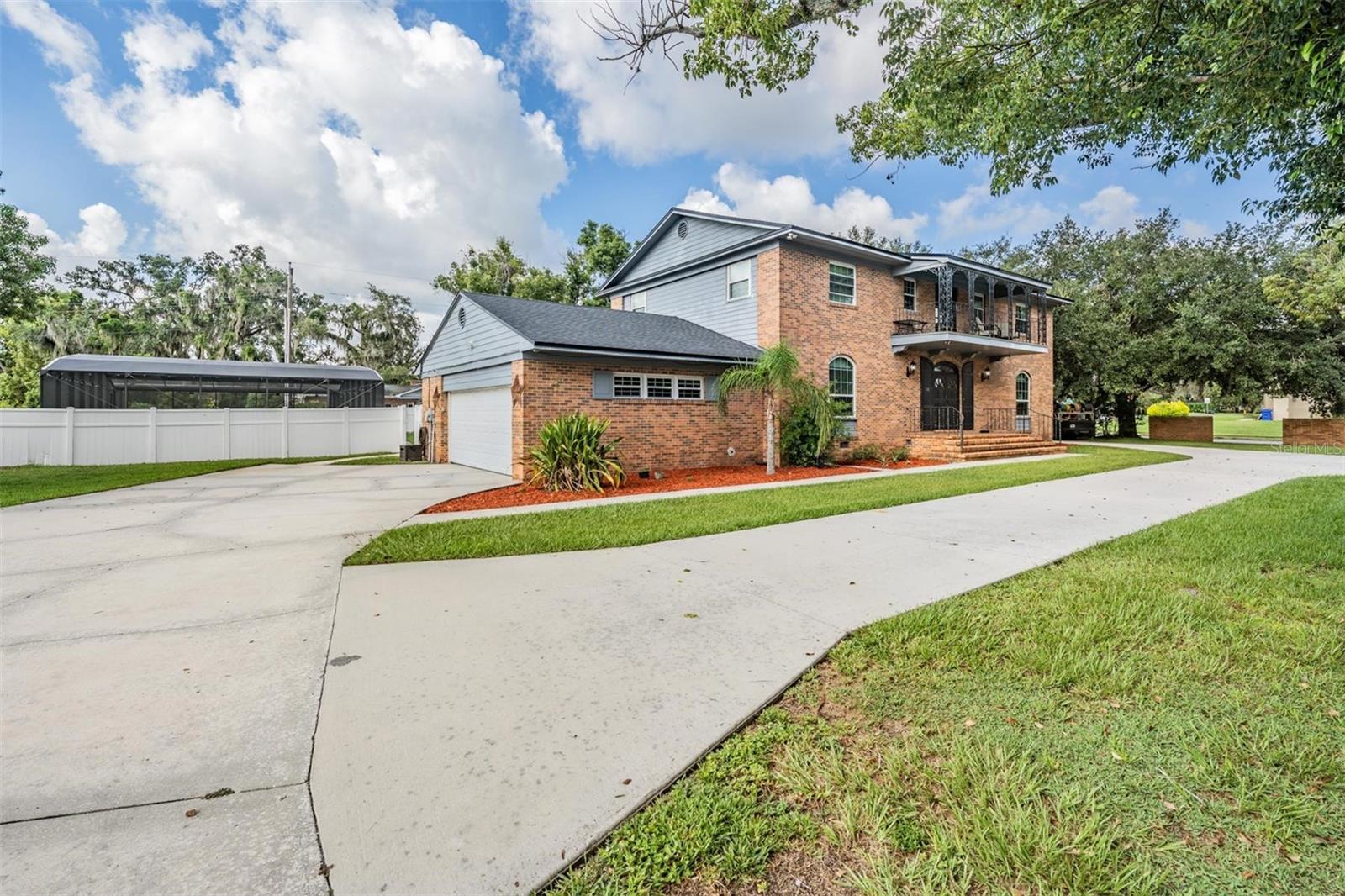 811 FAIRLINGTON DRIVE