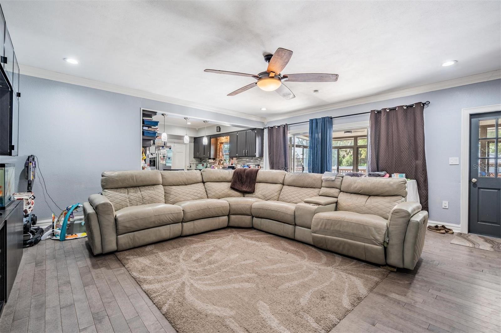 811 FAIRLINGTON DRIVE