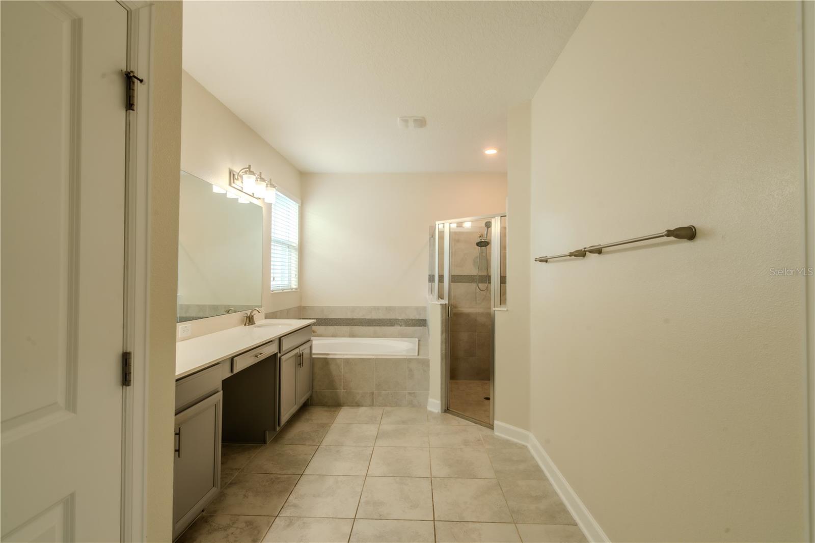 OAKS/MOSS PARK PH 4 - Residential Lease