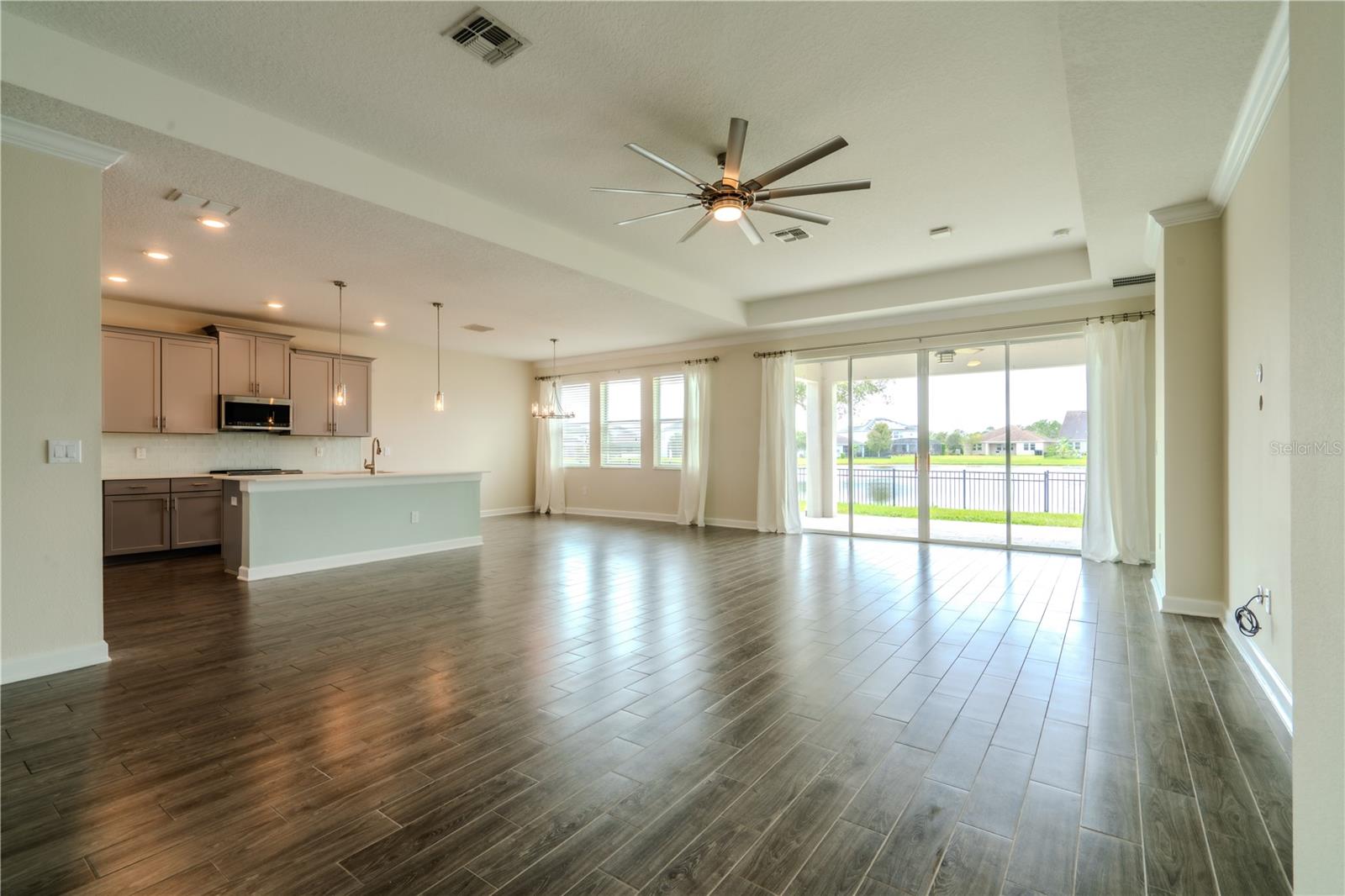 OAKS/MOSS PARK PH 4 - Residential Lease