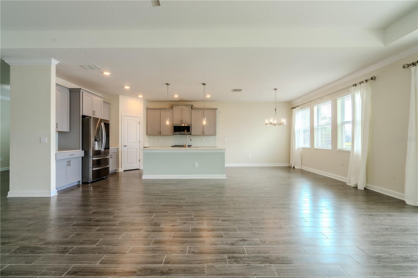 OAKS/MOSS PARK PH 4 - Residential Lease