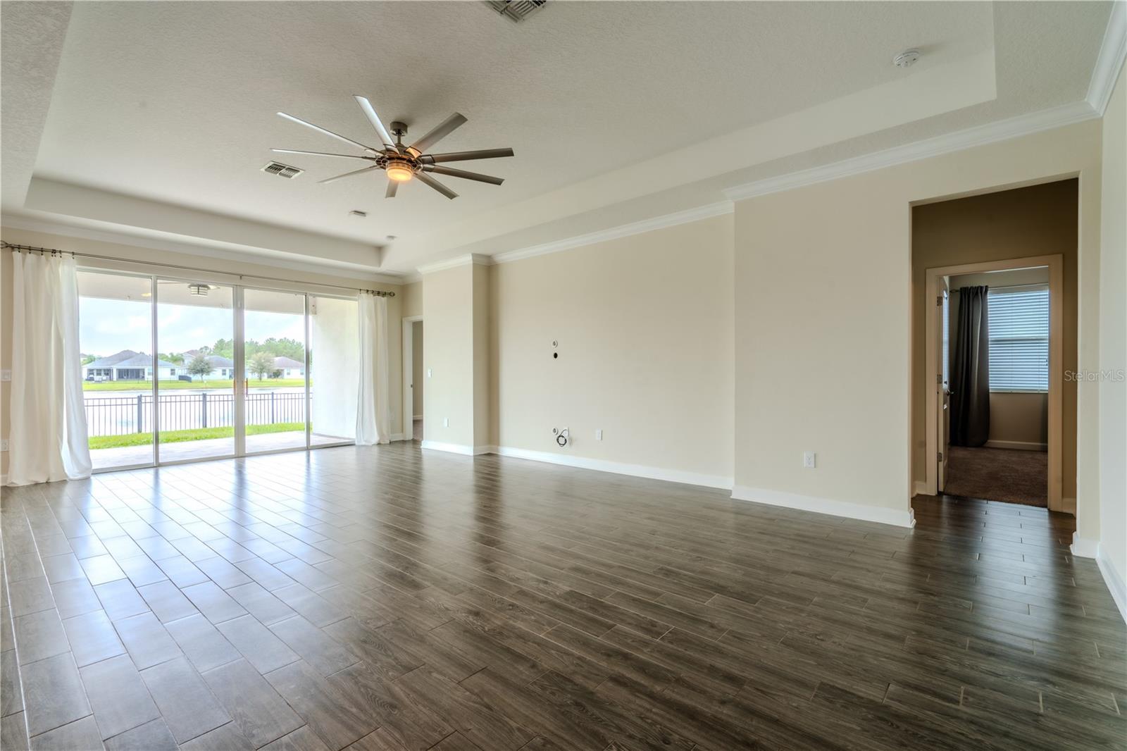OAKS/MOSS PARK PH 4 - Residential Lease