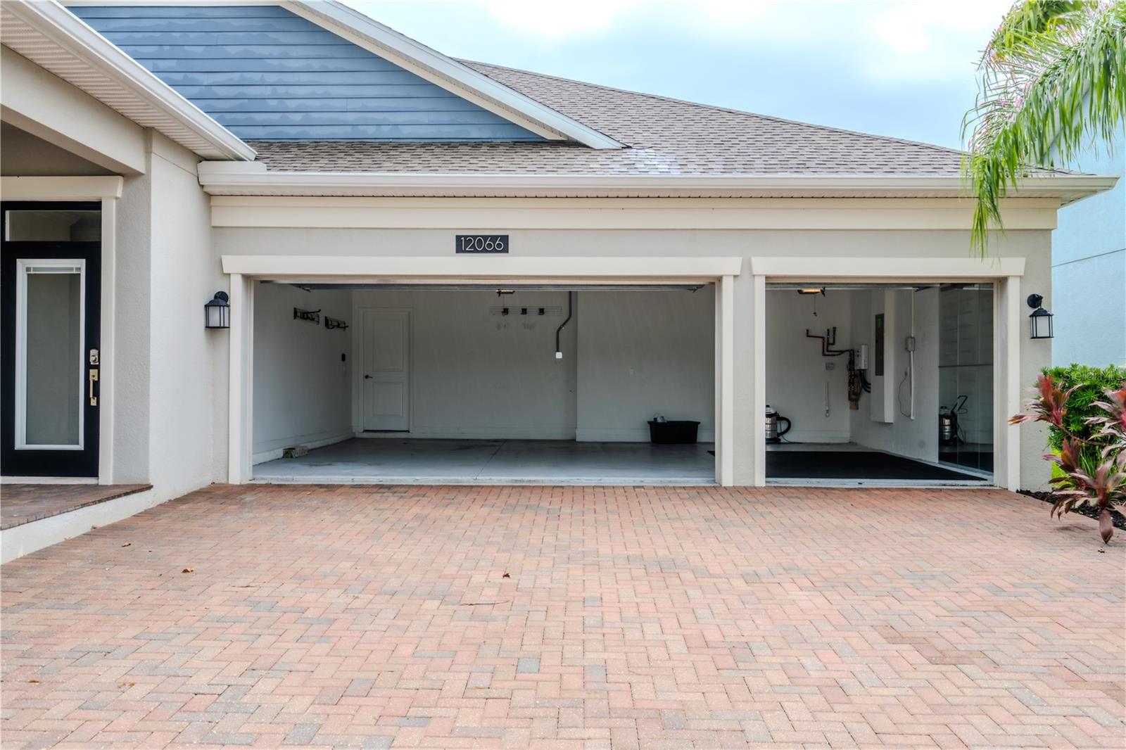 OAKS/MOSS PARK PH 4 - Residential Lease