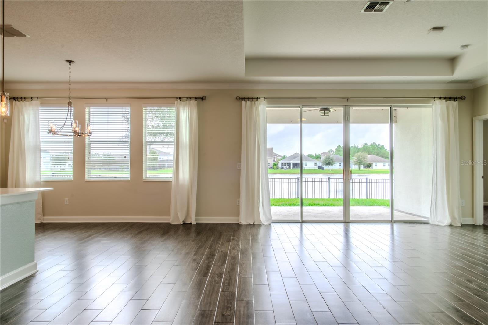 OAKS/MOSS PARK PH 4 - Residential Lease