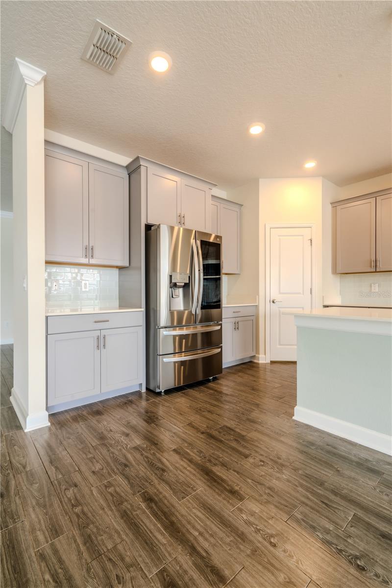 OAKS/MOSS PARK PH 4 - Residential Lease