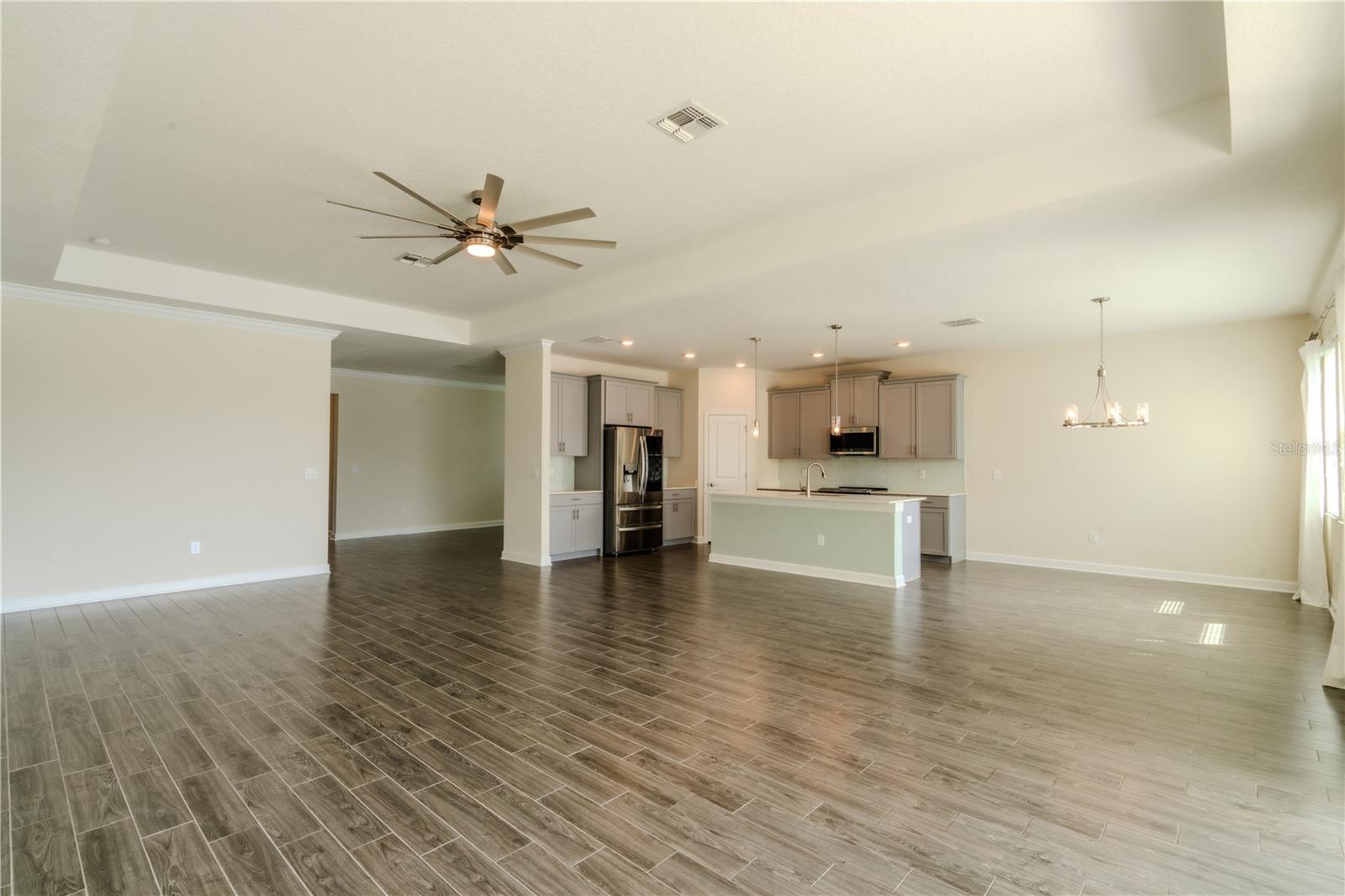 OAKS/MOSS PARK PH 4 - Residential Lease