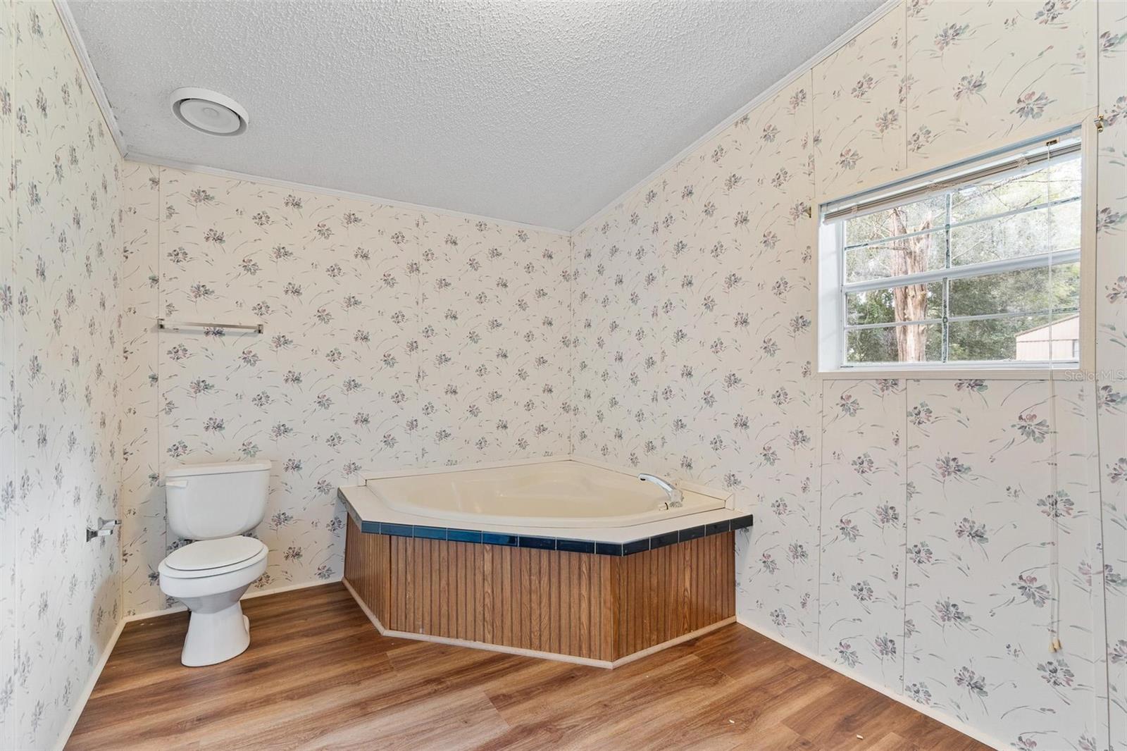 BREEZEWOOD ESTATES - Residential