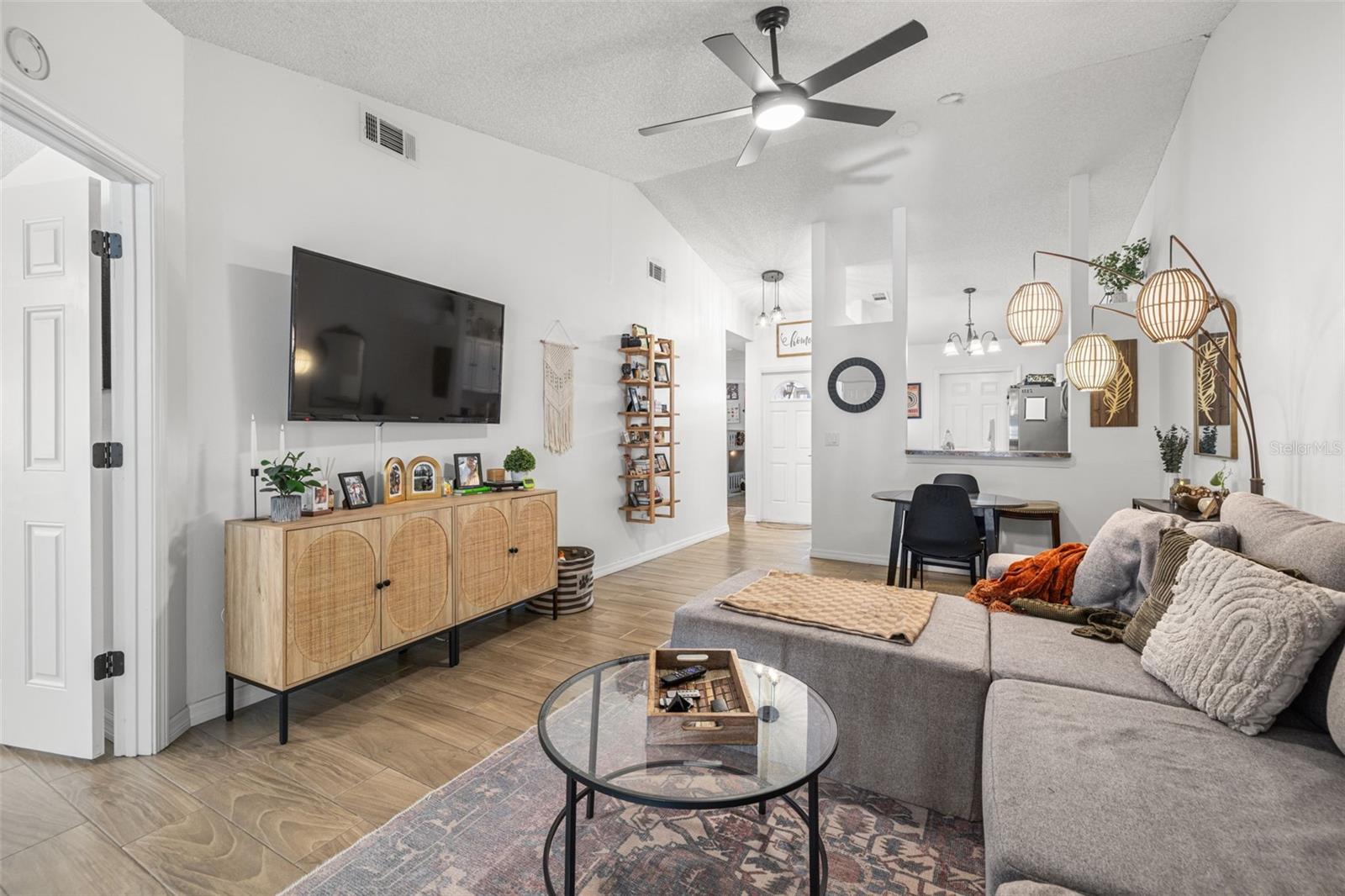 CLOVERPLACE CONDO - Residential Lease