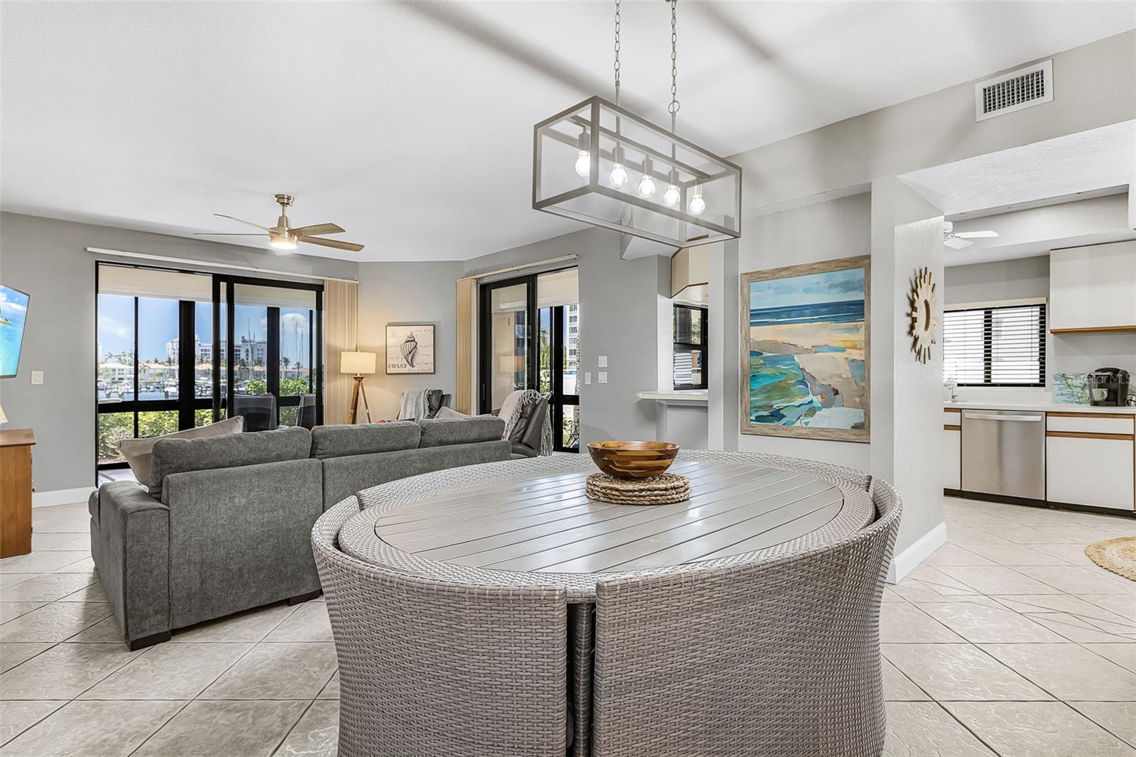 TIDES/MARINA TOWERS - Residential