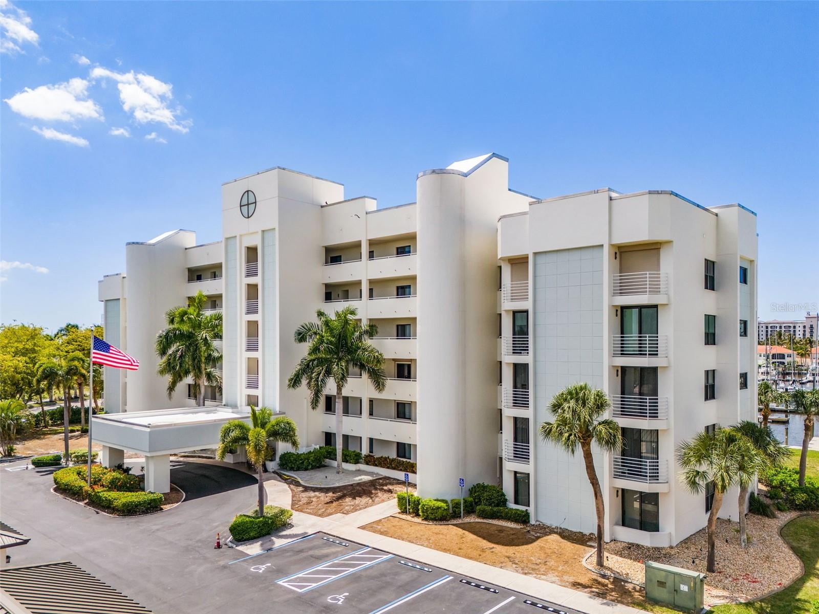 TIDES/MARINA TOWERS - Residential