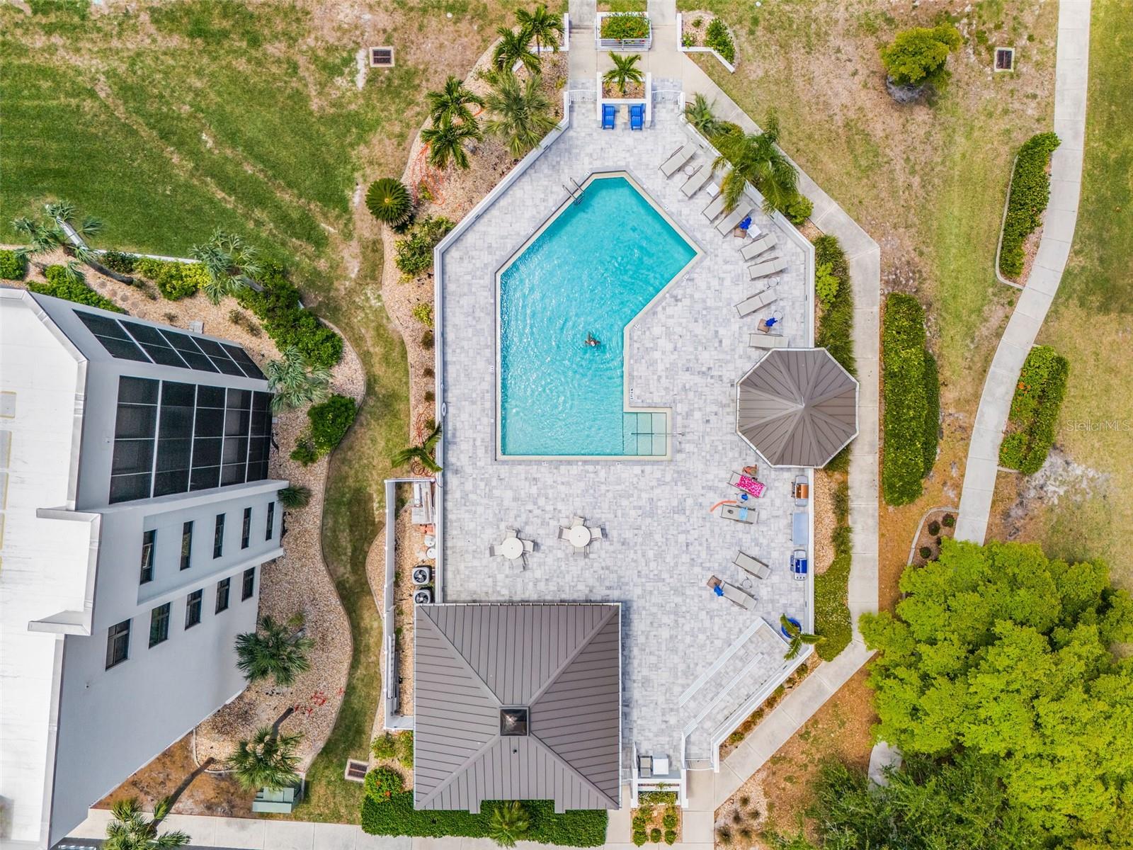 TIDES/MARINA TOWERS - Residential