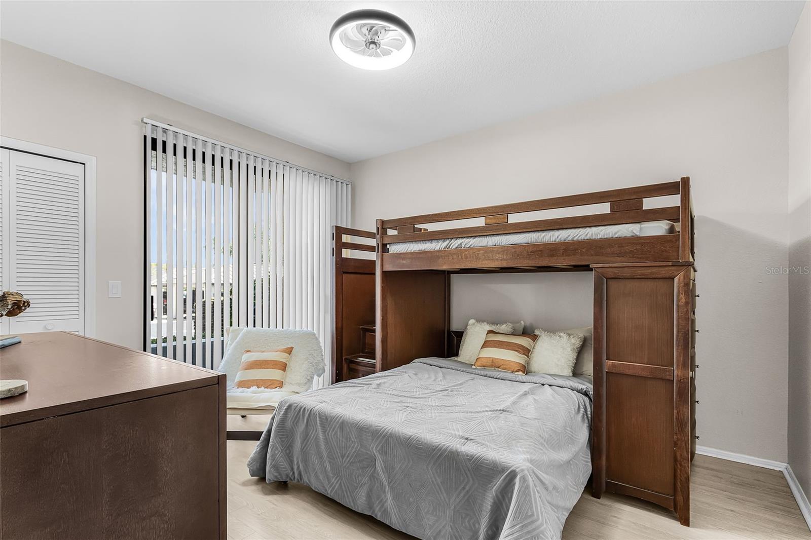 TIDES/MARINA TOWERS - Residential