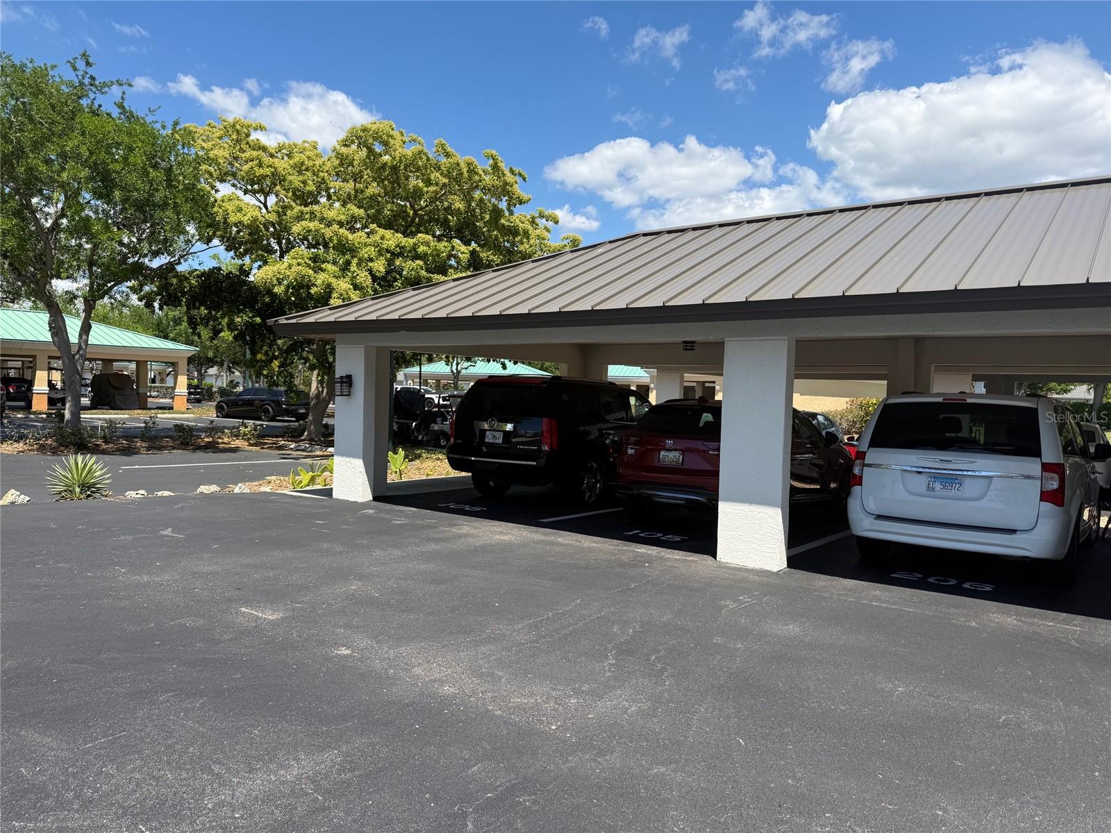 TIDES/MARINA TOWERS - Residential