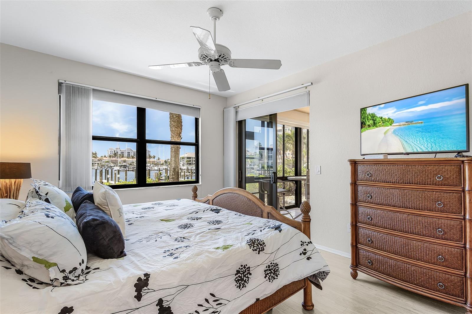 TIDES/MARINA TOWERS - Residential