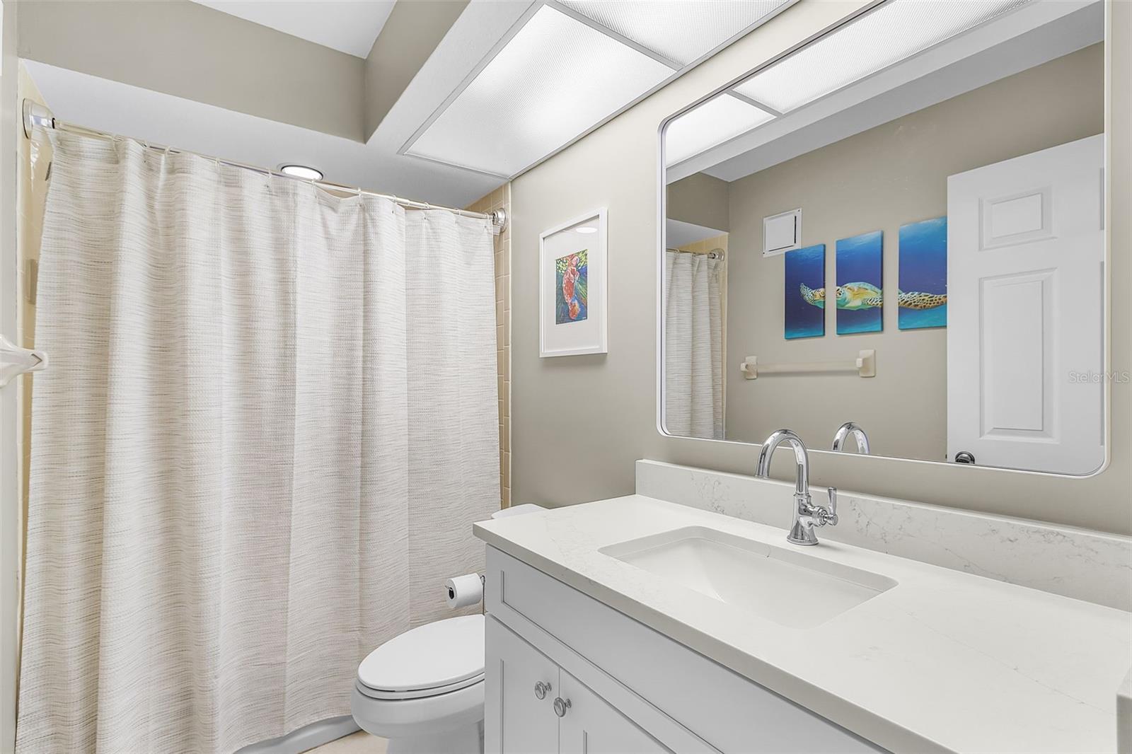 TIDES/MARINA TOWERS - Residential