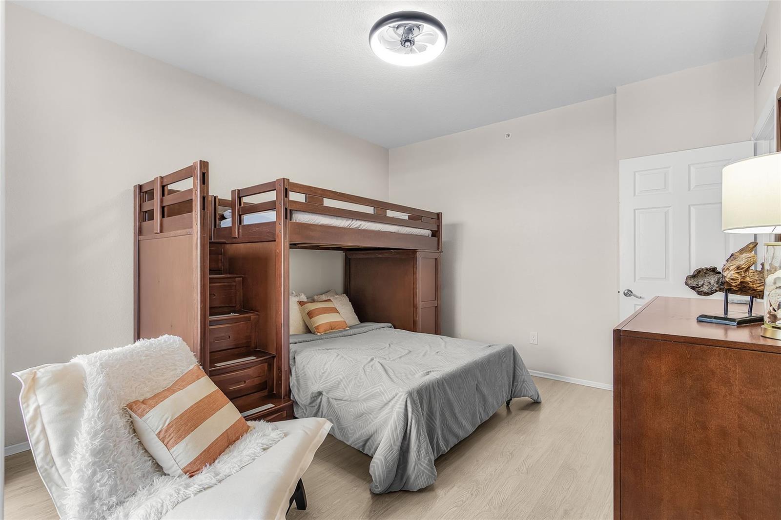 TIDES/MARINA TOWERS - Residential