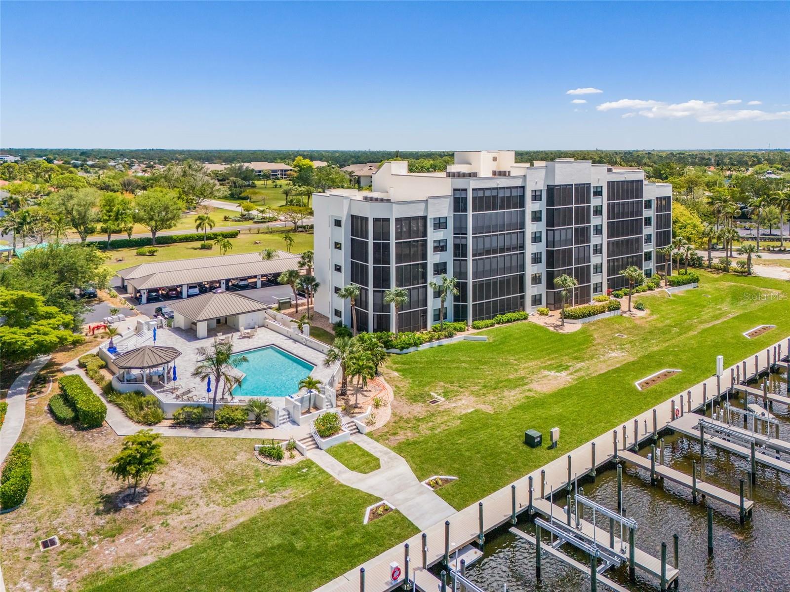 TIDES/MARINA TOWERS - Residential