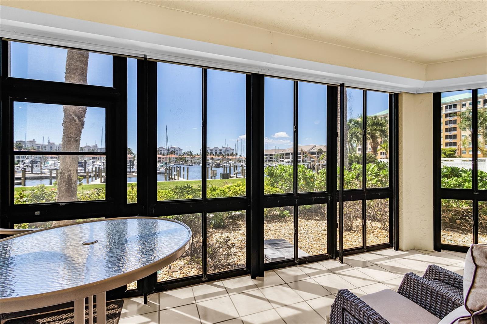 TIDES/MARINA TOWERS - Residential