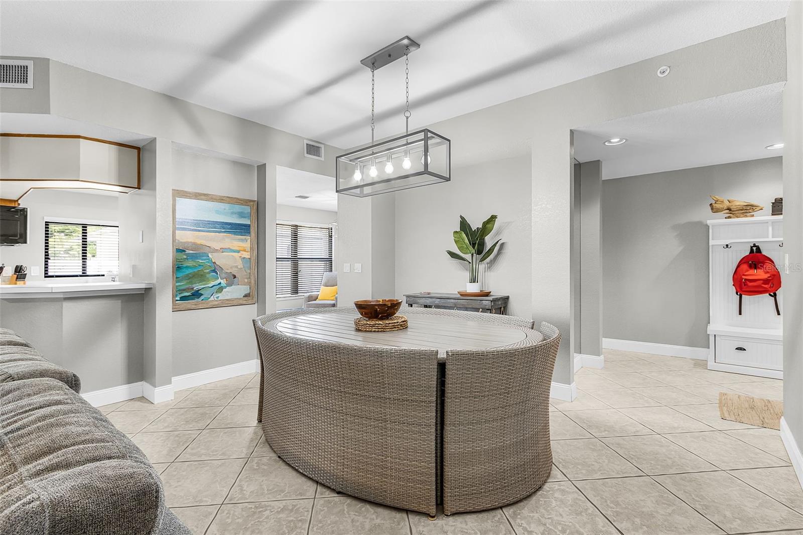 TIDES/MARINA TOWERS - Residential