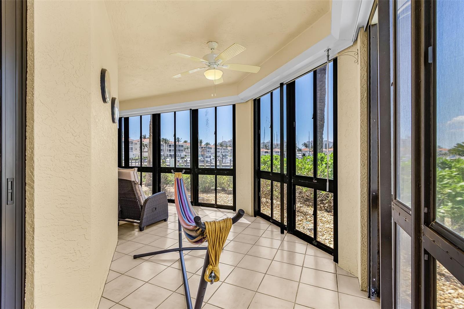 TIDES/MARINA TOWERS - Residential