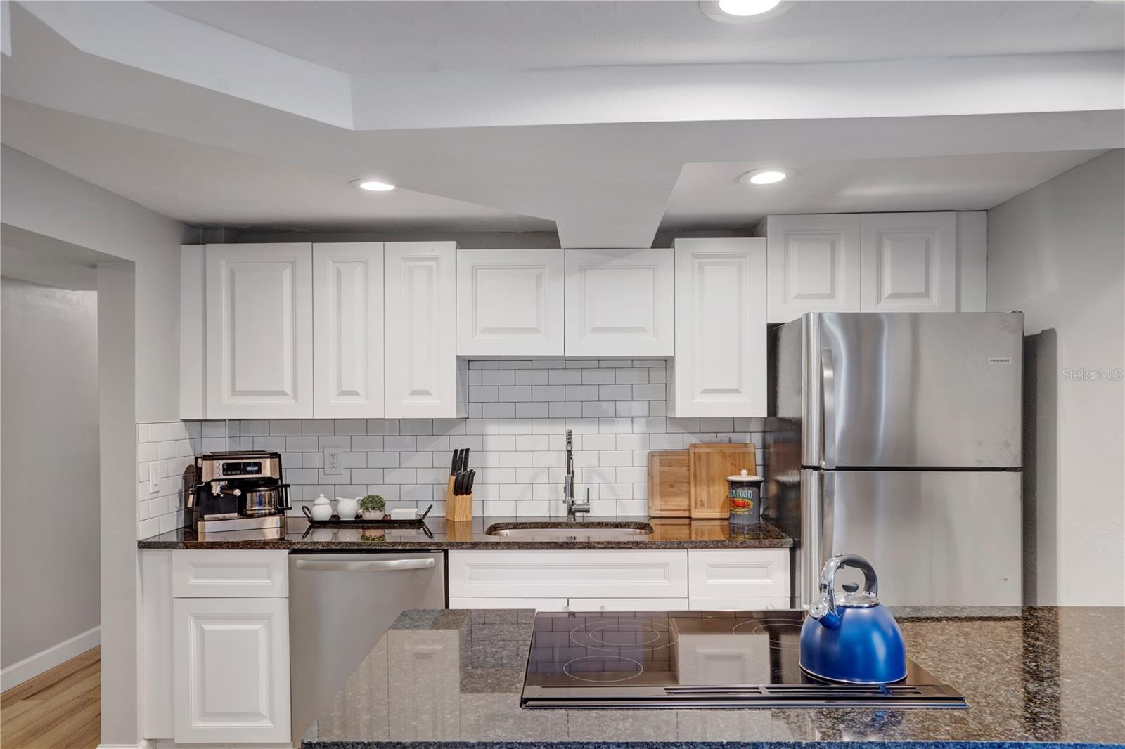 SUNSET - Residential Lease