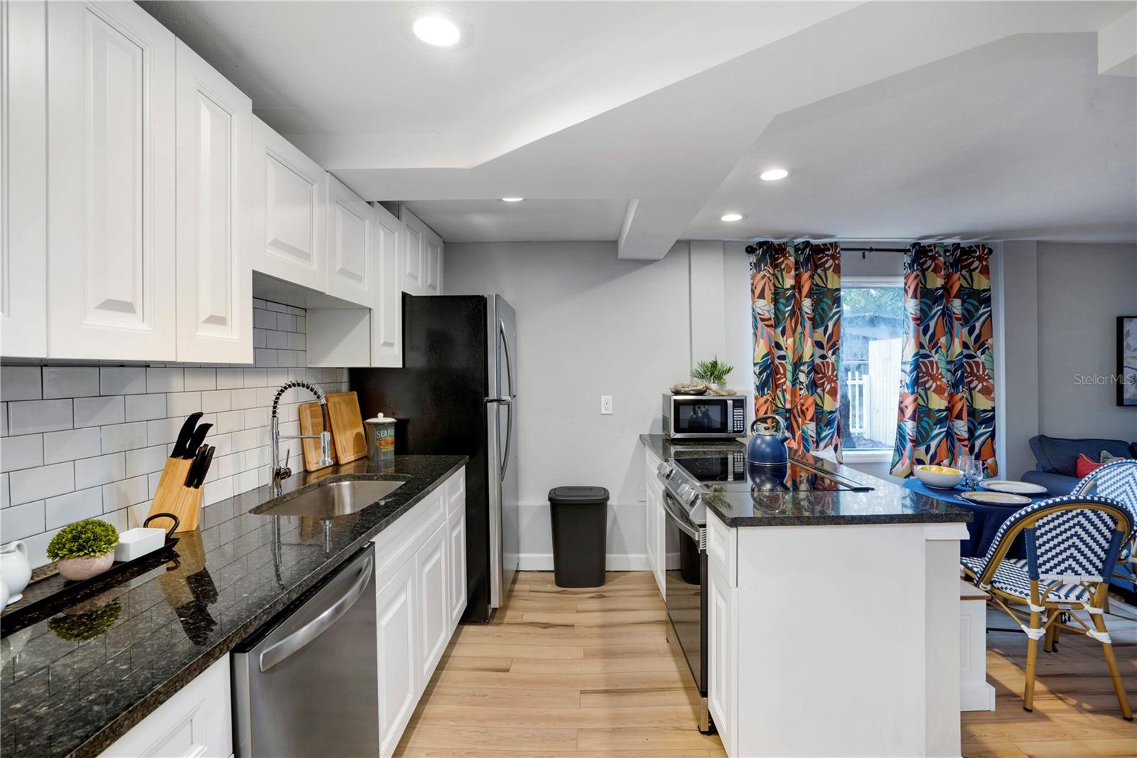 SUNSET - Residential Lease