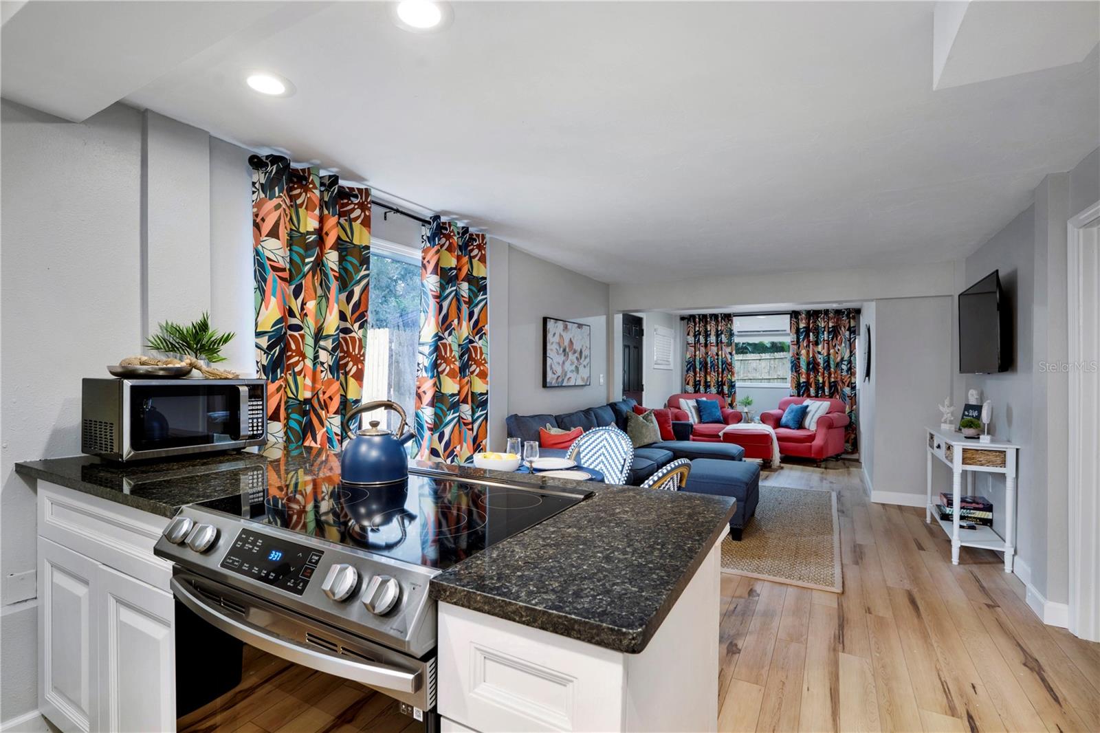 SUNSET - Residential Lease