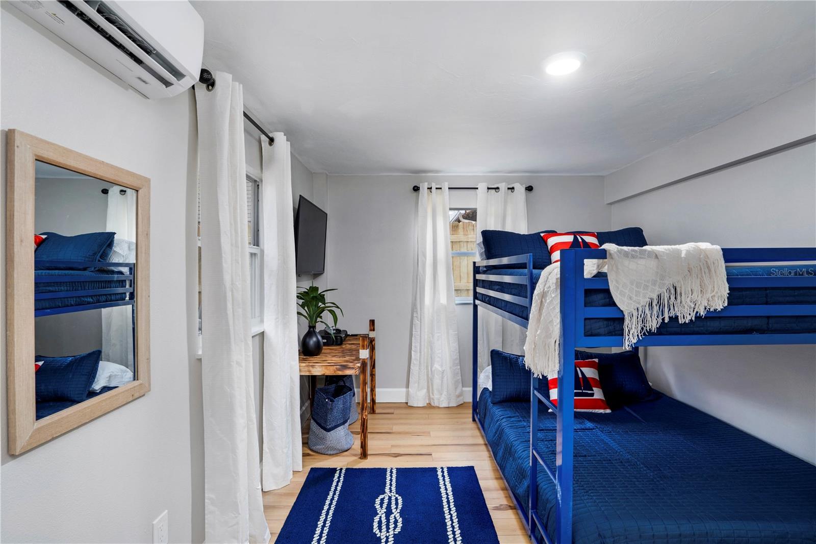 SUNSET - Residential Lease