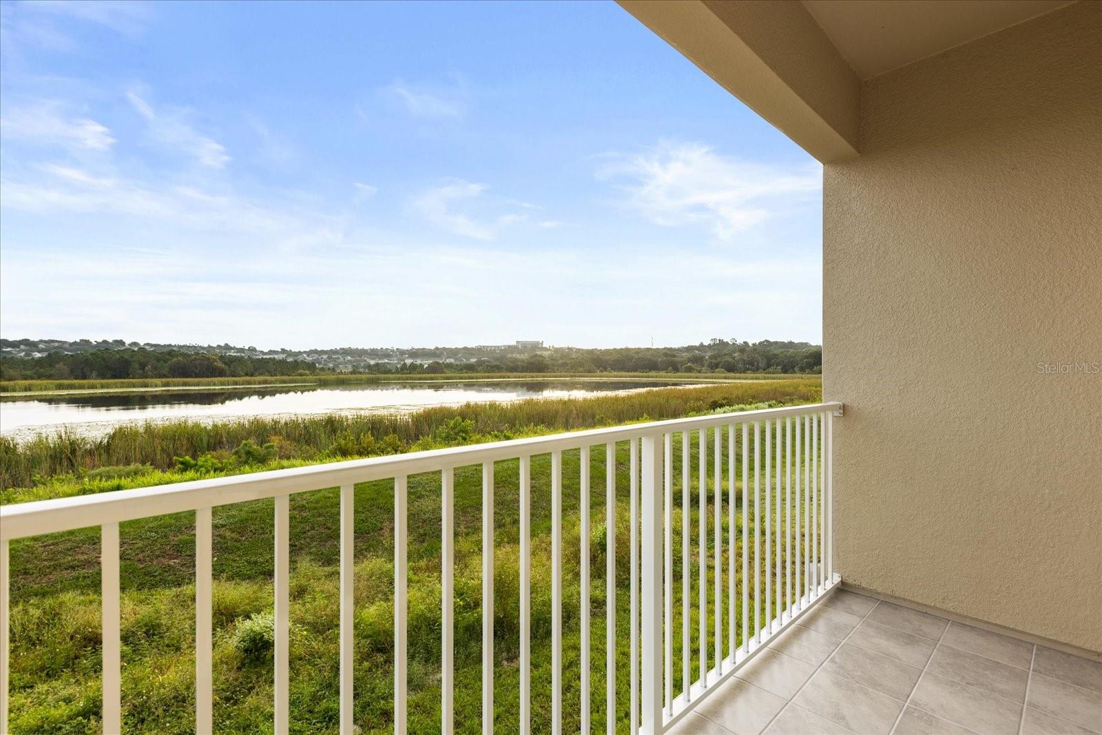 925 LAKEFRONT VILLAGE DRIVE