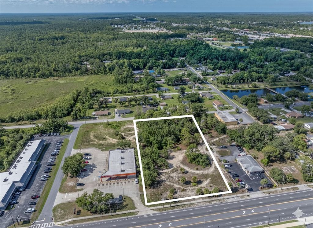 Photo of 950 NE 5th Street, Crystal River, FL 34429 (MLS # TB8434806)