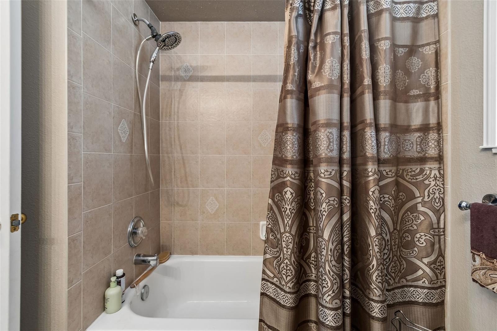 THOUSAND OAKS PH 02 03 04 05 - Residential