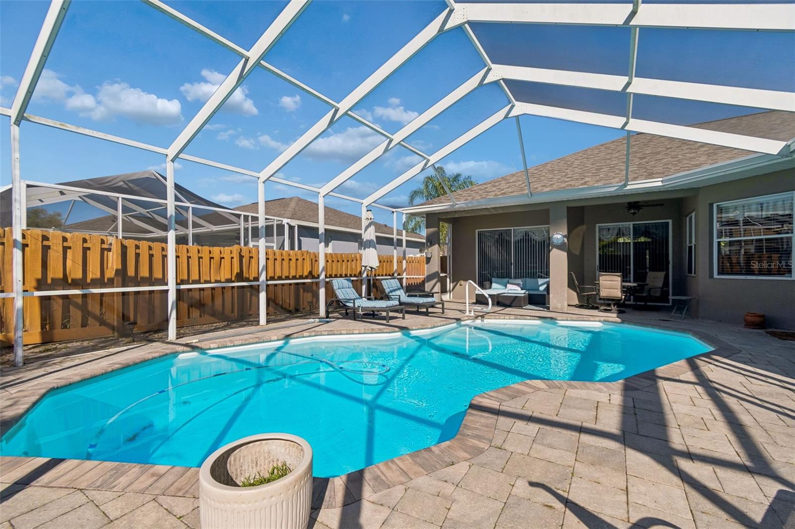 THOUSAND OAKS PH 02 03 04 05 - Residential