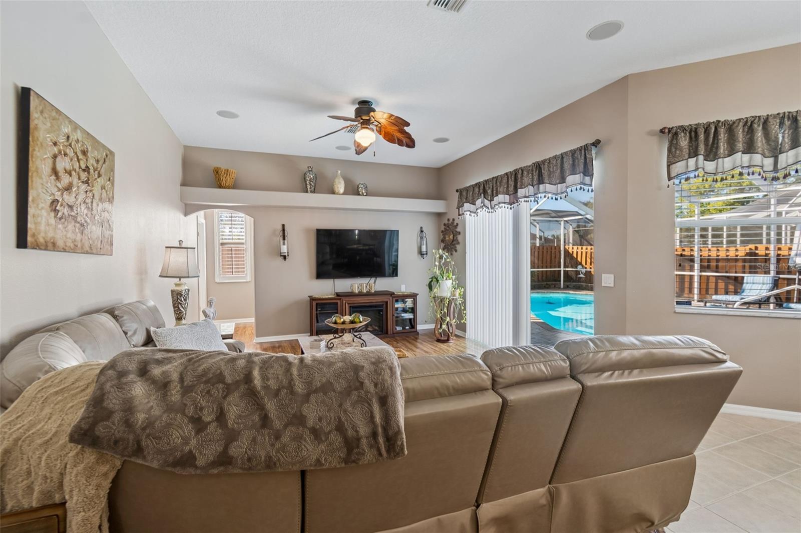 THOUSAND OAKS PH 02 03 04 05 - Residential