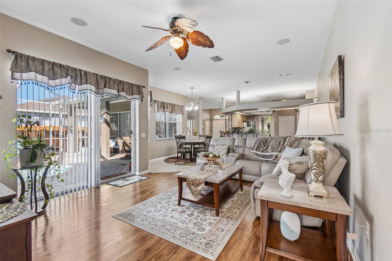 THOUSAND OAKS PH 02 03 04 05 - Residential