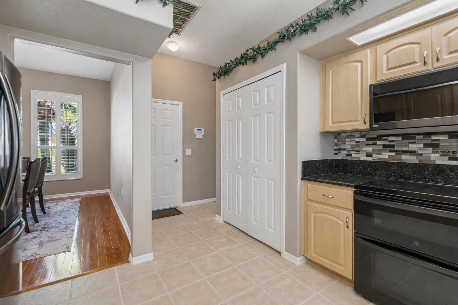 THOUSAND OAKS PH 02 03 04 05 - Residential