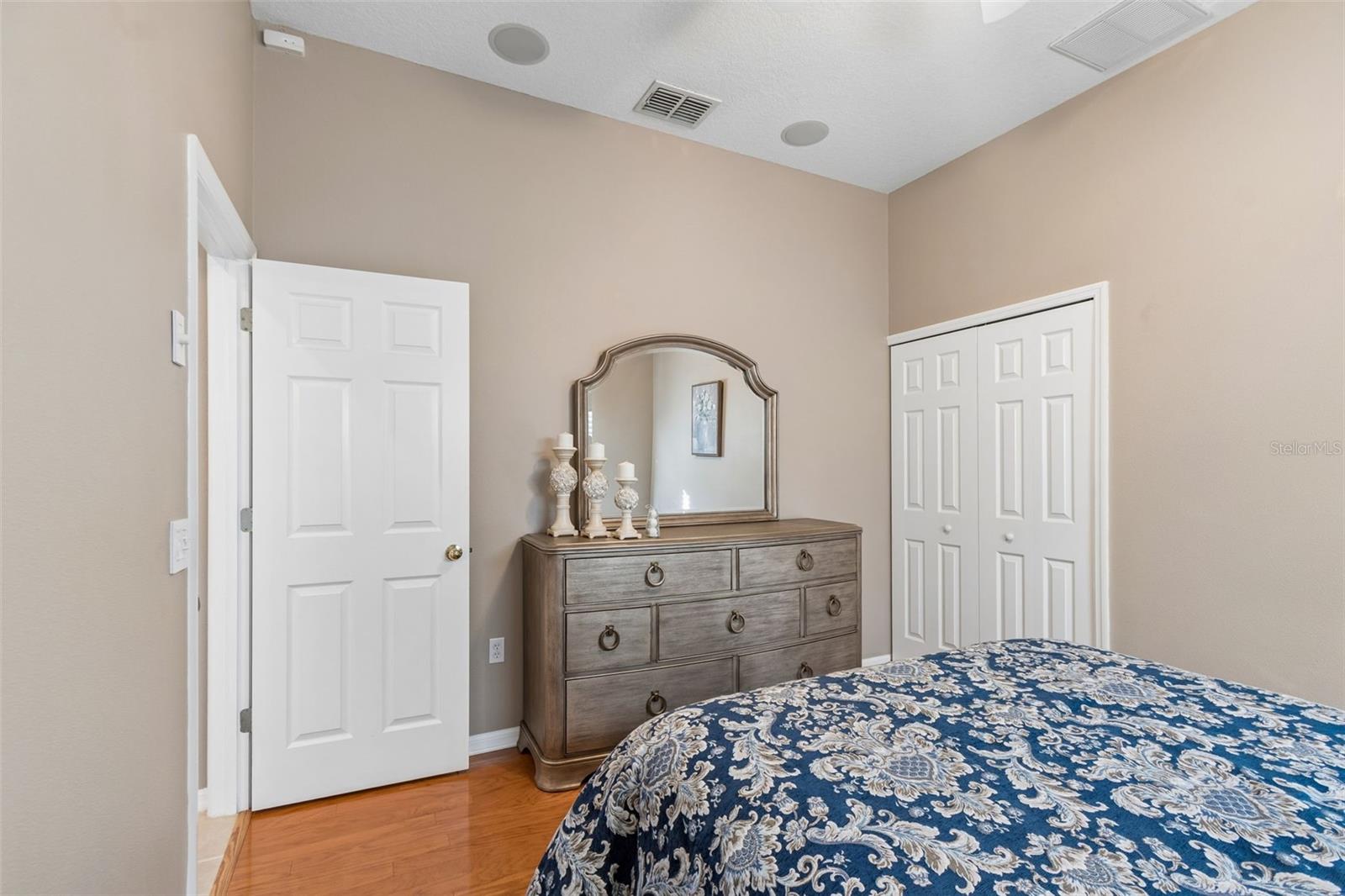 THOUSAND OAKS PH 02 03 04 05 - Residential