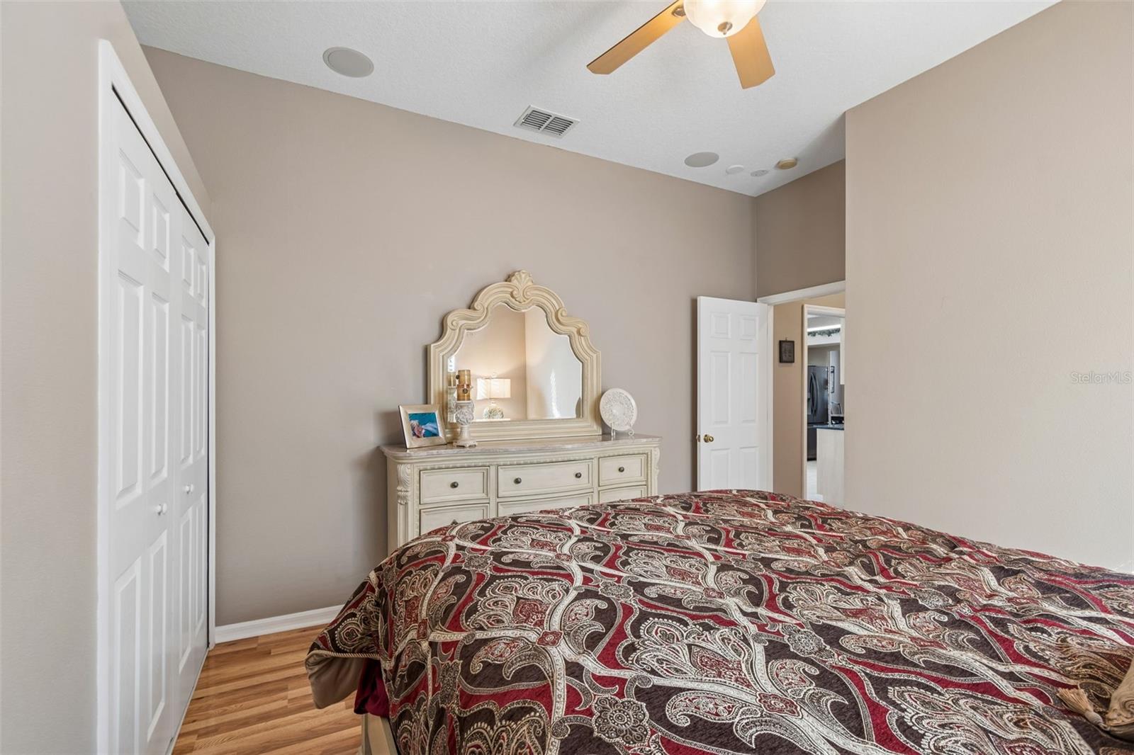 THOUSAND OAKS PH 02 03 04 05 - Residential