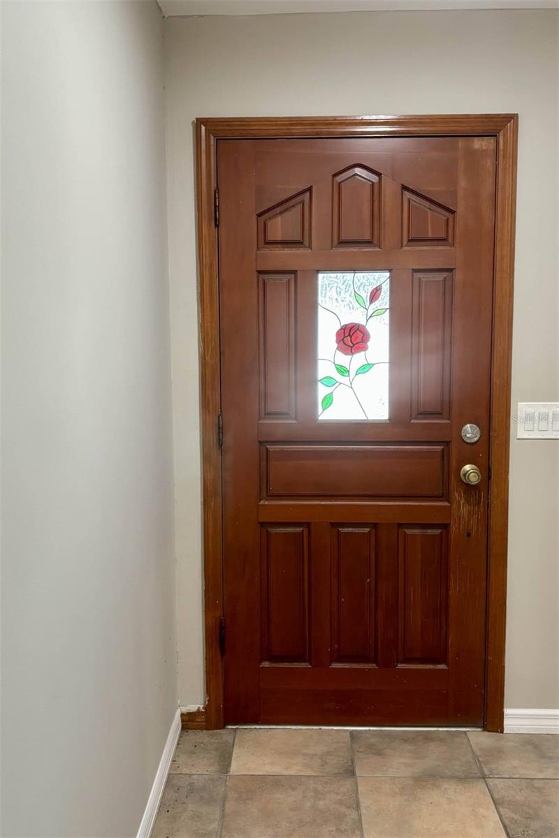 785 BRIARCLIFF DRIVE