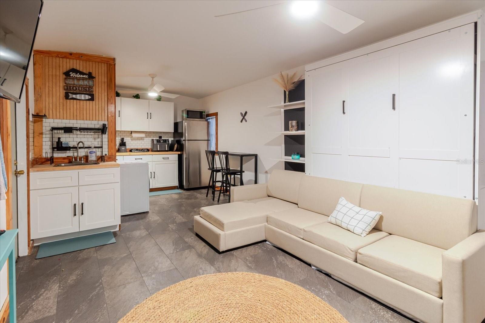 EAST COVE UNIT 01 - Residential